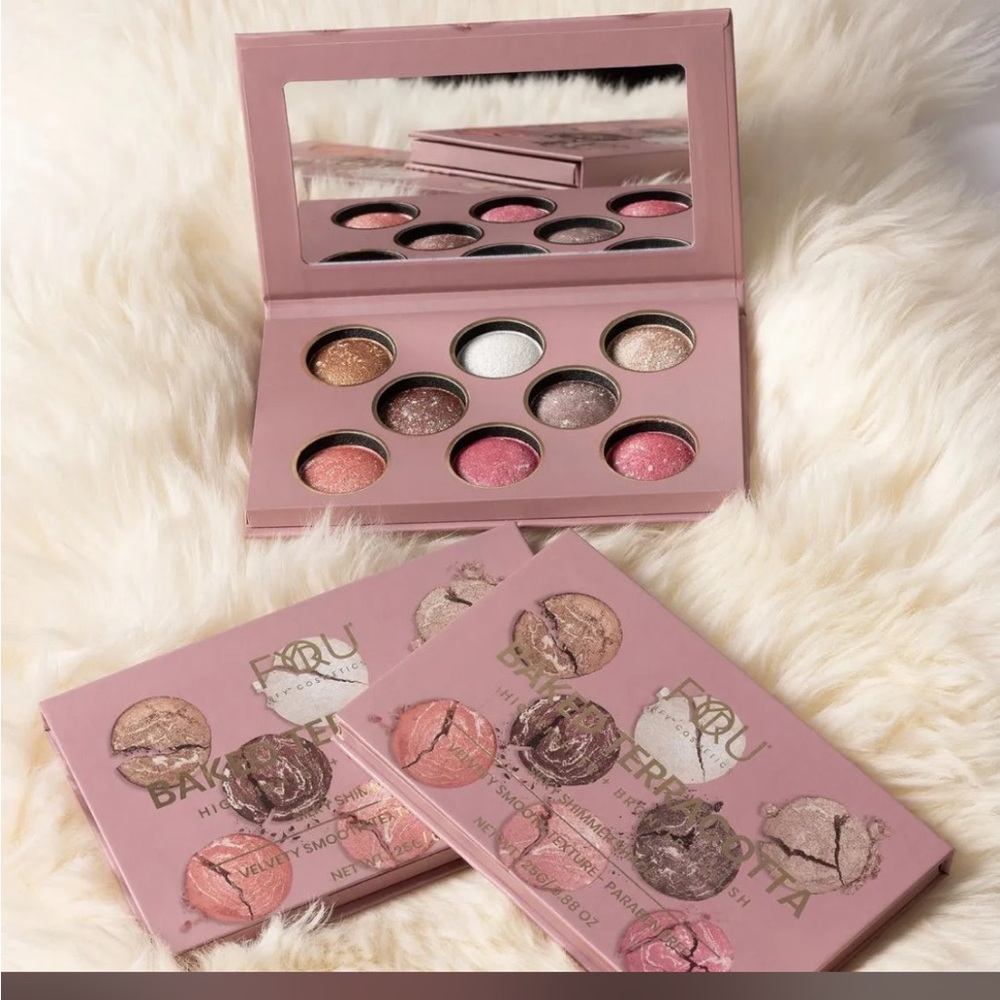 Baked Terracotta
 Eyeshadow Palette - Pink, Brown, Cream Shades